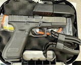 GLOCK 17 GEN 5 9MM LUGER (9X19 PARA) - 1 of 2
