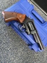 SMITH & WESSON 19 CLASSIC .357 MAG - 1 of 3