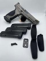 SMITH & WESSON M&P9 M2.0 METAL COMPETITOR 9MM LUGER (9X19 PARA) - 1 of 3