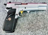 BROWNING HI-POWER 40 S&W TWO TONE .40 S&W - 1 of 3