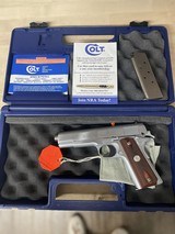 COLT 1911 GOVERNMENT Hard Chrome .45 ACP - 1 of 3