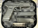 GLOCK 22 G22 GEN4 40S&W POLICE TRADE IN .40 S&W - 1 of 2