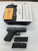 GLOCK 23 .40 S&W