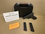 GLOCK 22 G22 GEN 4 .40 S&W - 1 of 3