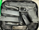 GLOCK 22 G22 GEN4 40S&W POLICE TRADE IN .40 S&W - 1 of 1