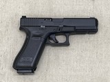 GLOCK 19gen5 9MM LUGER (9X19 PARA) - 1 of 3