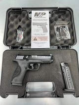 SMITH & WESSON M&P 9 PERFORMANCE CENTER 9MM LUGER (9X19 PARA) - 1 of 3