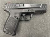 SMITH & WESSON SD40 .40 S&W - 1 of 3