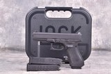 Glock G22Gen 4 .40 S&W - 1 of 3