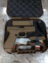 GLOCK 19x 9MM LUGER (9X19 PARA) - 1 of 3