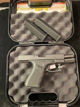 GLOCK 23 Gen 3 .40 S&W - 1 of 3