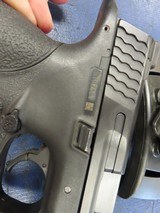 SMITH & WESSON M&P40 .40 S&W - 3 of 3