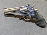 SMITH & WESSON 686-8 .357 MAG - 2 of 3