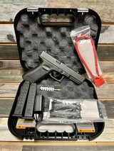 GLOCK 17 9MM LUGER (9X19 PARA) - 1 of 3