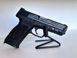SMITH & WESSON M&P 40 M2.0 .40 S&W - 1 of 2