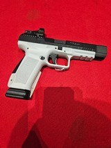 CANIK CANIK, TP9SFx, black/White 9MM LUGER (9X19 PARA) - 1 of 3