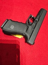 GLOCK 21 GEN 4 .45 ACP - 2 of 3