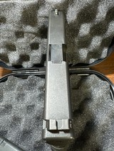 GLOCK 17 G17 9MM W/ 2 MAGS (Police Trade-In) 9MM LUGER (9X19 PARA) - 3 of 3