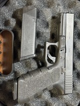 GLOCK 17 G17 9MM W/ 2 MAGS (Police Trade-In) 9MM LUGER (9X19 PARA) - 2 of 3