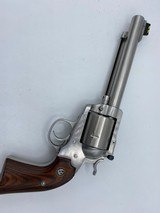 RUGER "NEW MODEL" SUPER BLACKHAWK STAINLESS .454 CASULL - 1 of 3