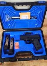 FN FNS-40C .40 S&W - 2 of 3