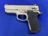 SMITH & WESSON MOD 4013 .40 S&W - 2 of 3