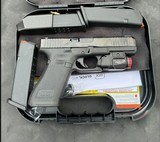 GLOCK G-17 Gen 5 9MM LUGER (9X19 PARA) - 1 of 3