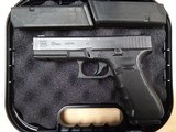 GLOCK G22Gen 4 .40 S&W - 1 of 3