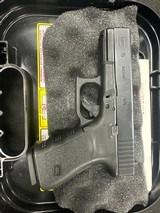 GLOCK 19 g19 gen 3 9MM LUGER (9X19 PARA) - 2 of 3