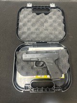 GLOCK 19 g19 gen 3 9MM LUGER (9X19 PARA) - 1 of 3