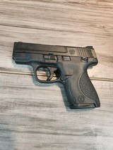SMITH & WESSON 9 Shield 9MM LUGER (9X19 PARA) - 1 of 3