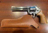 SMITH & WESSON 686 No Dash .357 MAG - 1 of 3