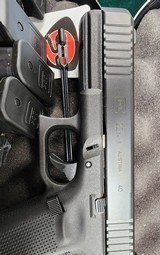 GLOCK G22 GEN 5 MOS .40 S&W - 2 of 3