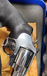SMITH & WESSON 629 DELUXE .44 MAGNUM - 2 of 3