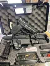 SMITH & WESSON M&P mp 9 FULL SIZE bundle 9MM LUGER (9X19 PARA) - 1 of 3