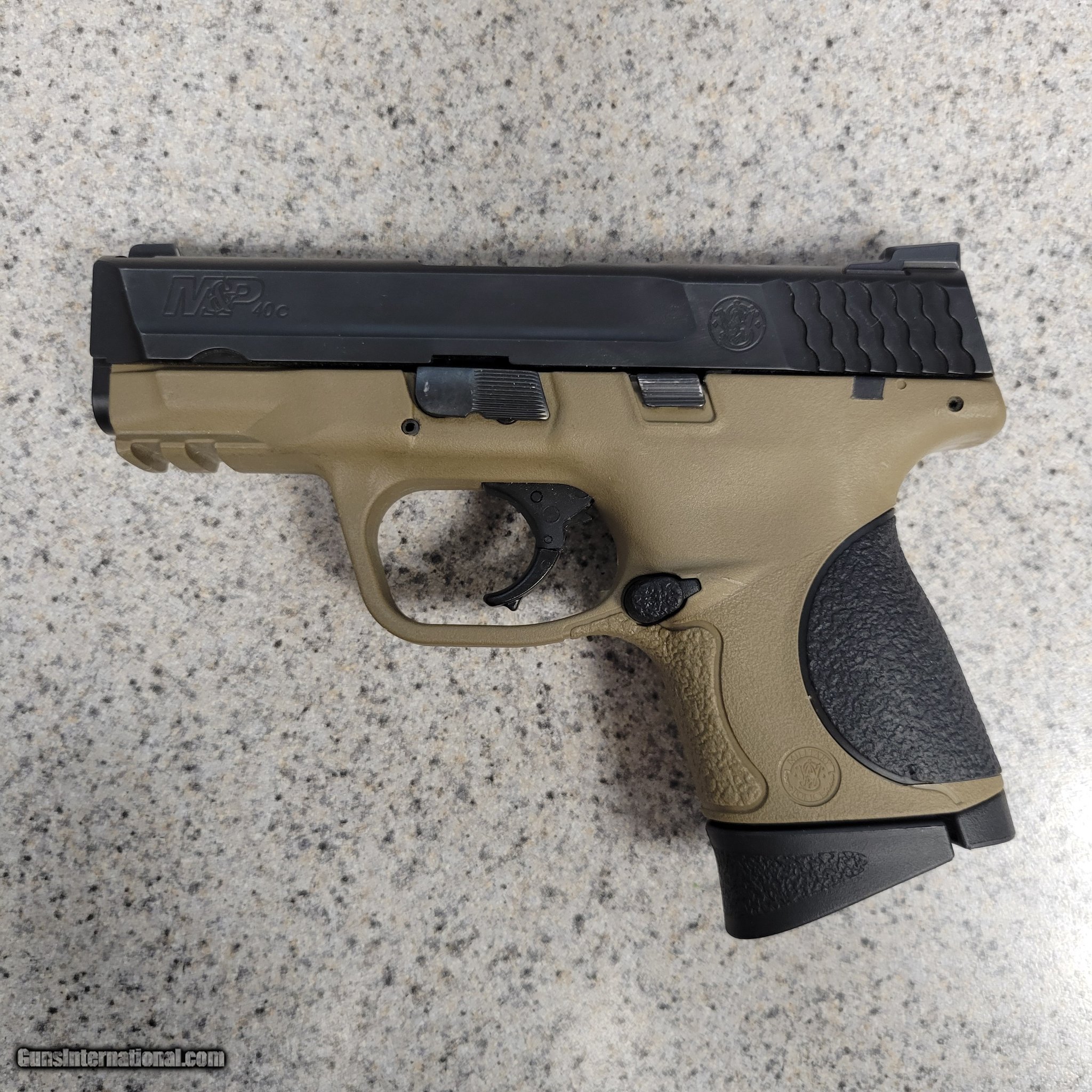 SMITH & WESSON M&P 40C .40 S&W