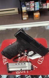 SMITH & WESSON m&p shield 40 .40 S&W - 1 of 2