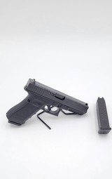 GLOCK 17gen 3 9MM LUGER (9X19 PARA) - 1 of 3