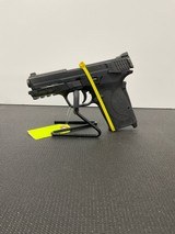SMITH & WESSON M&P 9 SHIELD EZ 9MM LUGER (9X19 PARA) - 1 of 3