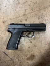 HECKLER & KOCH H&K USP .40 .40 S&W - 2 of 2