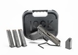 GLOCK LEO G22 Gen5, Grade 2 .40 S&W - 1 of 3