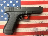 GLOCK G22 GEN2 .40 S&W - 2 of 3