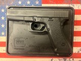 GLOCK G22 GEN2 .40 S&W - 1 of 3