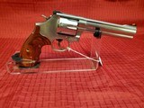 SMITH & WESSON MODEL 686-6 PLUS DELUXE .357 MAG - 2 of 3