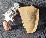 NORTH AMERICAN ARMS Mini-Revolver 22 Mag Rosewood Bird&sbquo;&sbquo;s Head Grip .22 CA - 1 of 3