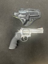 SMITH & WESSON 686-4 .357 MAG - 1 of 3