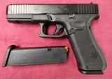 GLOCK 17 GEN 5 9MM LUGER (9X19 PARA) - 2 of 2