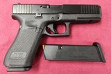 GLOCK 17 GEN 5 9MM LUGER (9X19 PARA) - 1 of 2