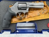 SMITH & WESSON 686 PLUS .357 MAG - 2 of 3