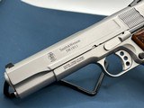 SMITH & WESSON SW1911 PERFORMANCE CENTER PRO 9MM LUGER (9X19 PARA) - 2 of 3
